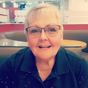 Meet your Posher, Vicky